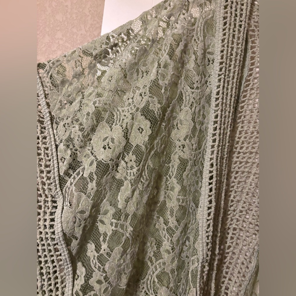 BREEZY FLORAL LACE KIMONO - Picture 10 of 12